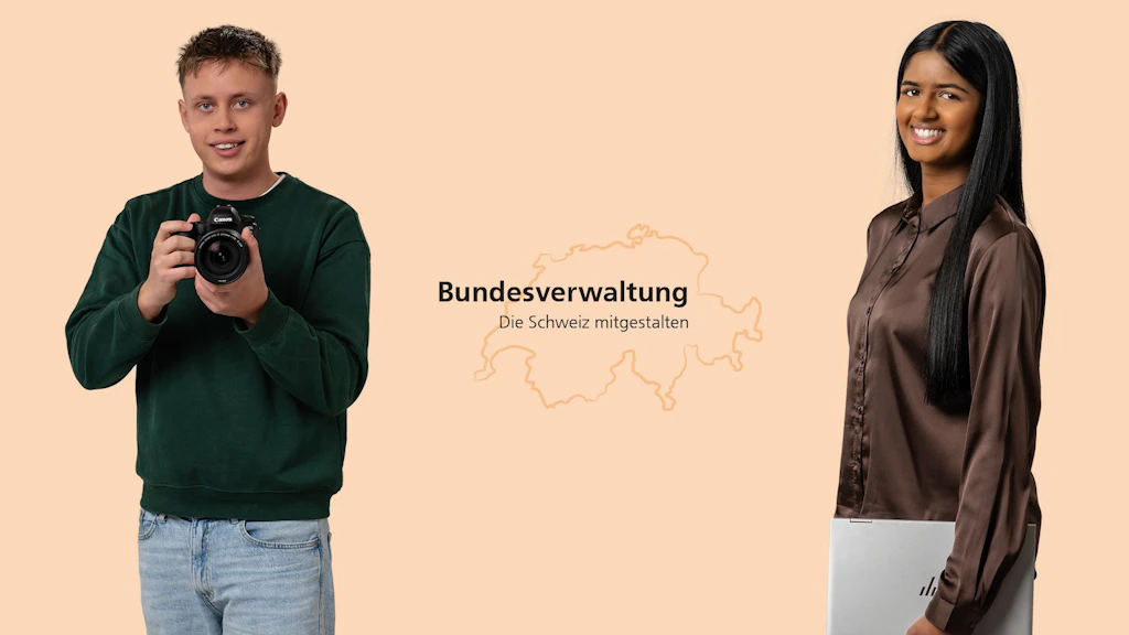 Fünf Lernende in verschiedenen Berufskleidungen: Koch mit Kochmütze, Handwerkerin mit Werkzeug, Kameramann mit Kamera, Büroangestellte mit Ordner, Techniker mit Tablet.